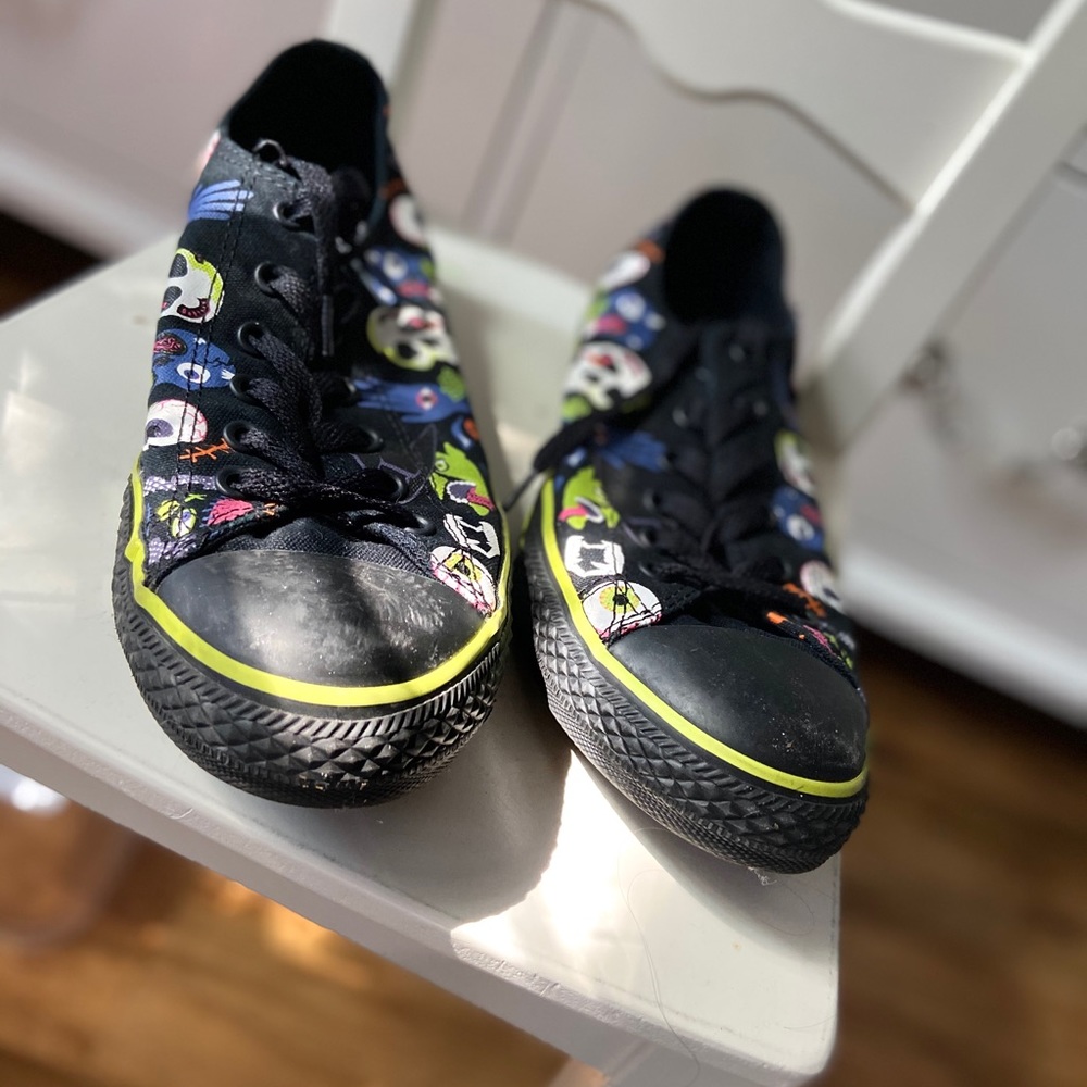 converse- junior size